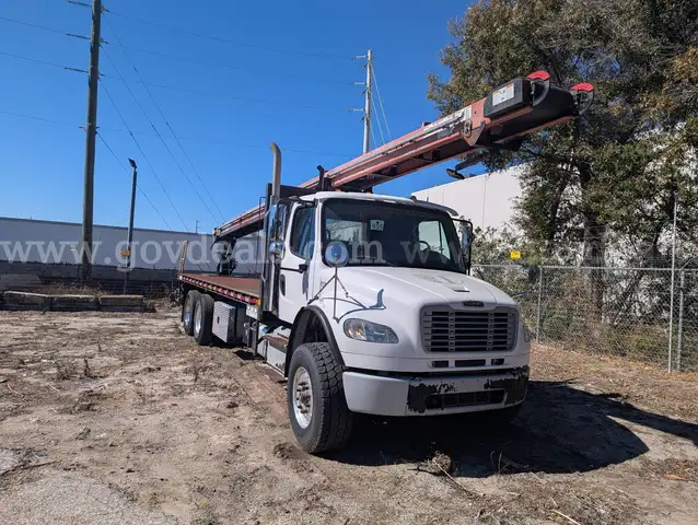 2016 Cleasby FBR-6-40 Conveyor on 2017 Freightliner M2 106 T/A Flatbed Truck