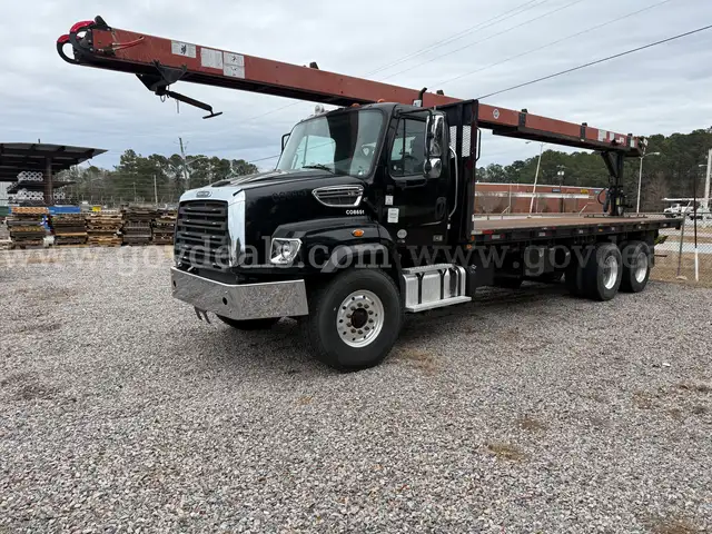 Cleasby DRRTH-6000 Roofing Conveyor on 2015 Freightliner 114SD T/A Flatbed Truck