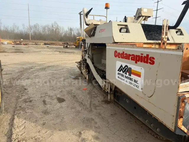 Cedarapids CR361 Asphalt Paver