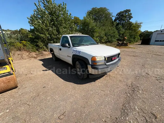 2004 Chevrolet Silverado 1500 Pickup (Non Operational)