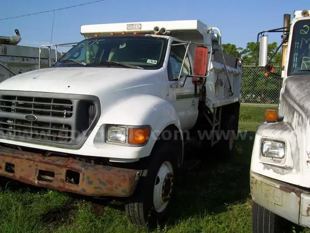 2003 Ford F-750