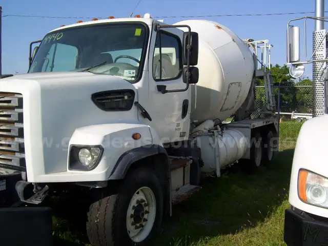 2014 Freightliner 108SD