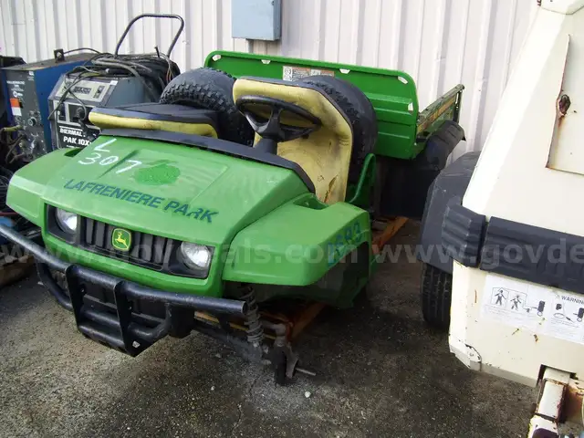 2015 JOHN DEERE GATOR