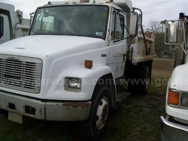 2002 Freightliner FLD70