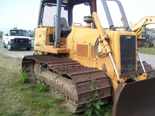 2000 CASE DOZER