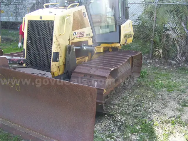 2006 NEW HOLLAND DC95