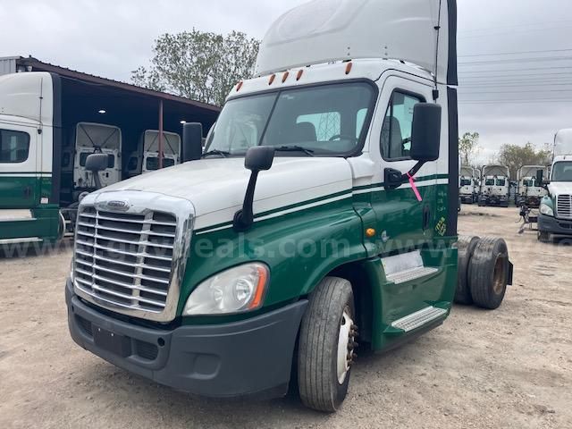 Photo of a 2015 Freightliner Cascadia 125