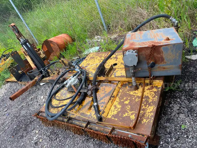 Side Mount Mower Deck &#x26; Attachment Point w Hydraulic Tank