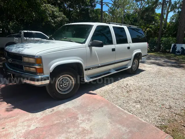 1999 Chevrolet Suburban 2500 Turbo Diesel, 8600lb. GVW, 4 Door, Power Windows &#x26; Locks
