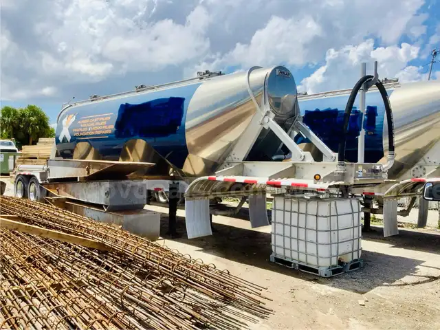 Polar Tank Int&#x2019;l (UNUSED) 1040 Dry Cube Semi Tank Trailer, Tandem Axle with 66,000 GVW