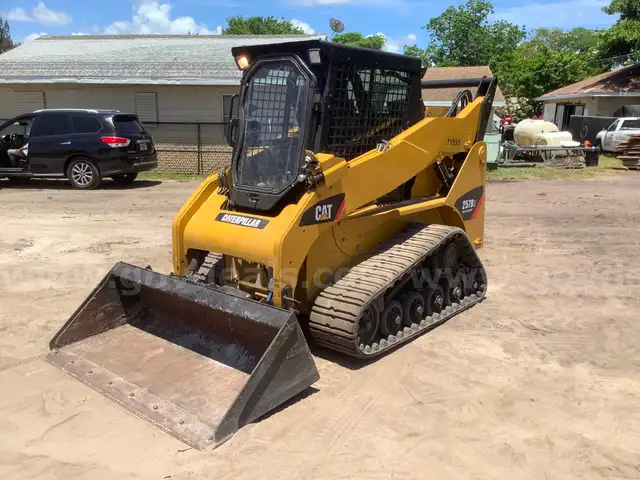 CAT TRACK LOADER Model 257B High-Flo, A/C Cab, Joystick Controls, Hyd. Q-Attach
