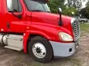 2011 Freightliner Cascadia 125 Truck Tractor Sleeper 6x4  T/A