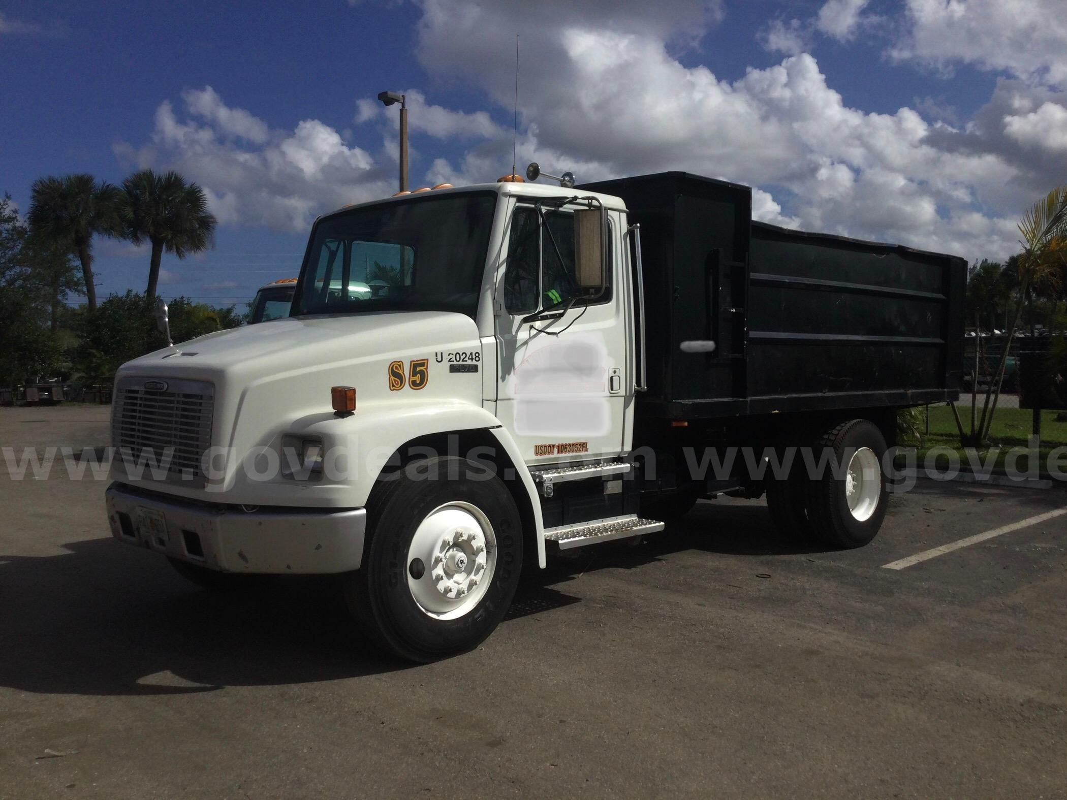 Photo of a 2003 Freightliner FL70