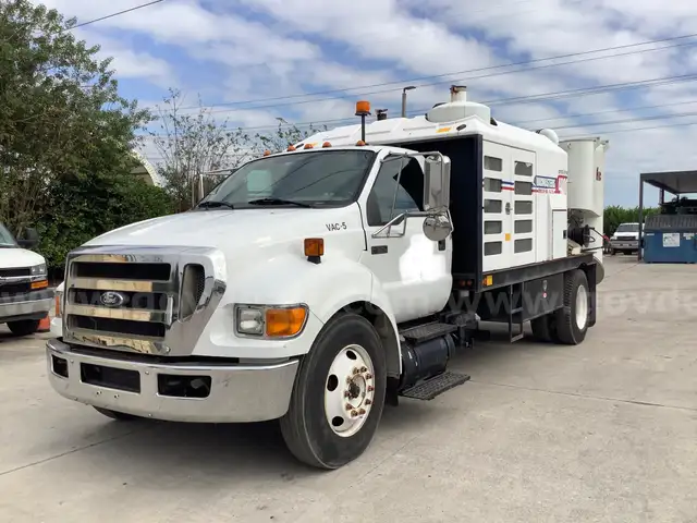 Vacmasters 4000 on a 2009 Ford F-650 4x2 CAB & CHASSIS