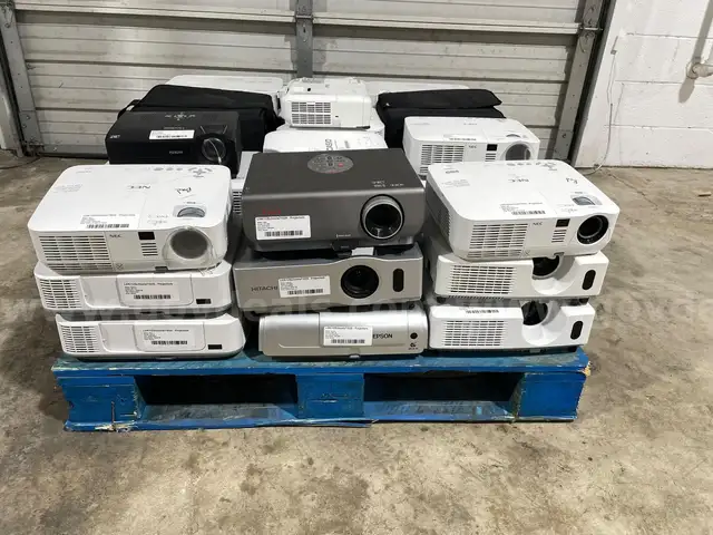 Lot of (37) Mix NCE, ViewSonic, Casio and Epson Projectors Tested