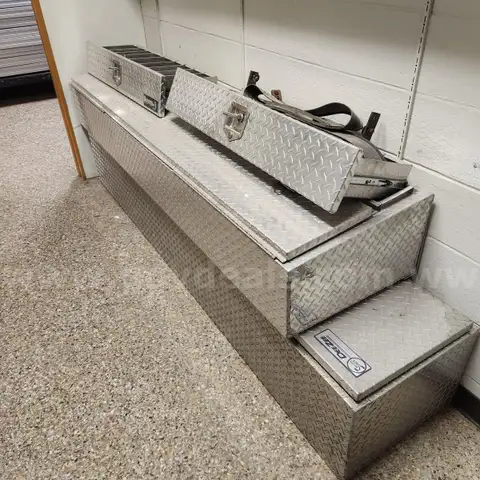 Pickup side tool boxes  8' bed