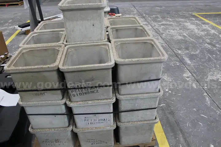 12&#x22;x12&#x22;x12&#x22; CONCRETE RISER