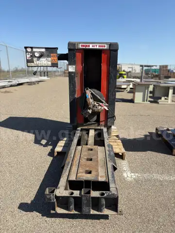 Coats HIT 5000 Heavy-Duty Truck Tire Changer