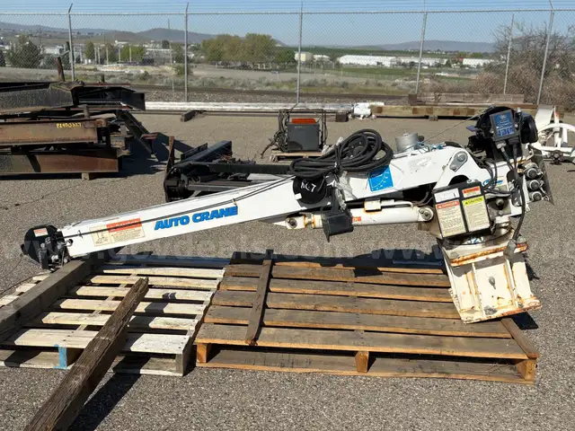 Auto Crane - Truck Mounted