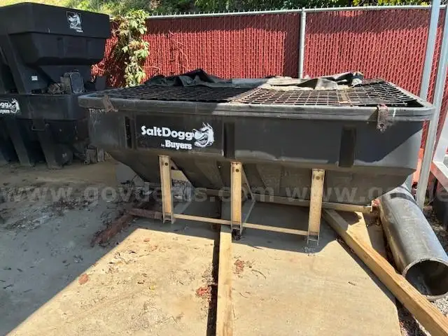 SaltDogg SHPE4000 4 cubic yard Electric Drive Salt and Sand Spreader