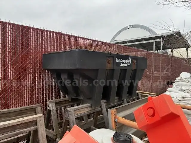SaltDogg Commercial Salt Spreader Model SHPE 2000