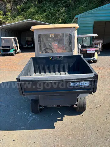 EZ GO Gas Golf Cart &#x2013; ST 400 Utility Model