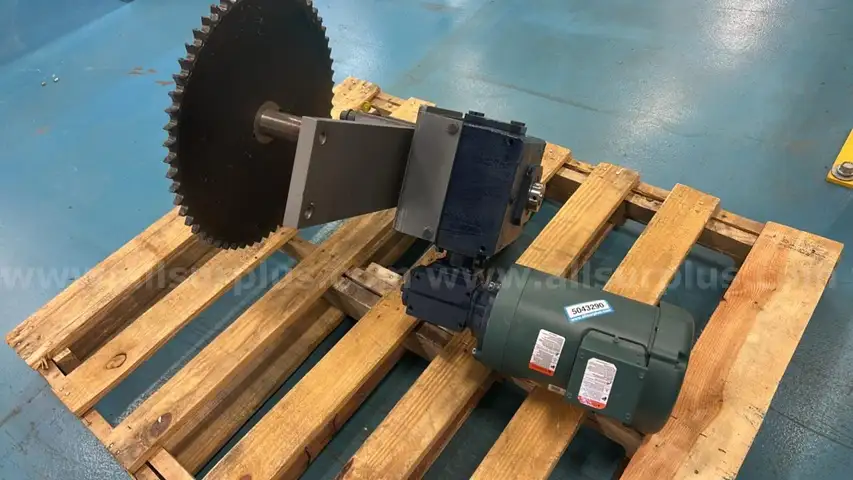 WattSaver Inverter-Duty Premium Efficiency Motor with Speedtronix gear