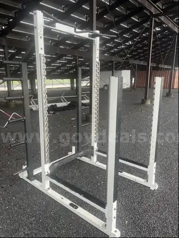 EIGHT (8) FOOT STEEL SQUAT RACK