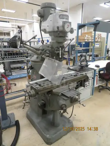 Bridgeport Milling Machine 12BR2J