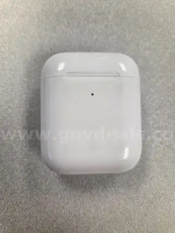 Apple AirPods (3rd Generation) with MagSafe Charging Case