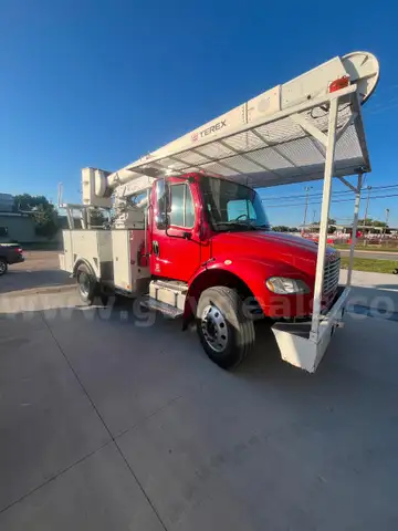 2009 Freightliner M2 106