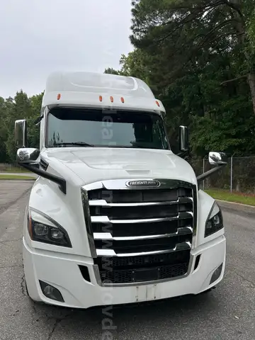 2018 Freightliner Cascadia, 492021mi | T552 DDDC FLEET