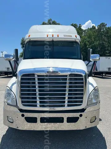 2014 Freightliner Cascadia 125, 981537mi | T529 DDDC FLEET