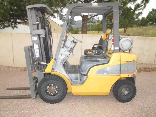 2006 CATERPILLAR FORKLIFT P4000, 864hrs | V505-A US AIR FORCE ACADEMY