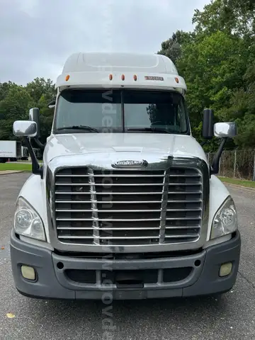 2014 Freightliner Cascadia 125, 890986mi | T543 DDDC FLEET