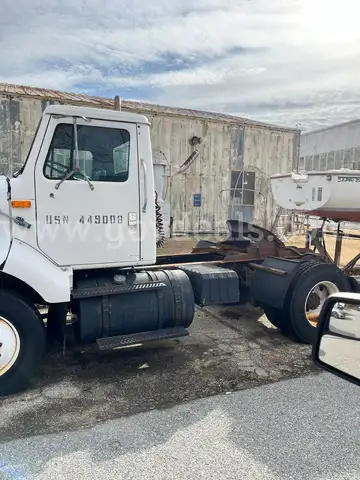 1995 international 8200 TT