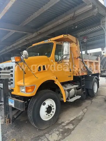2006 Sterling L7500 6-Wheel Dump Truck