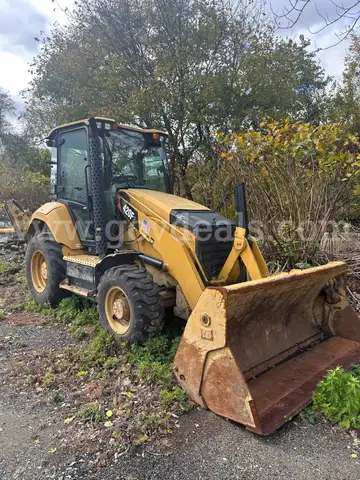 2016 CAT 420F2 Backhoe