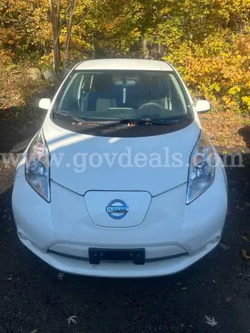 2016 Nissan LEAF SV - Electric Vehicle