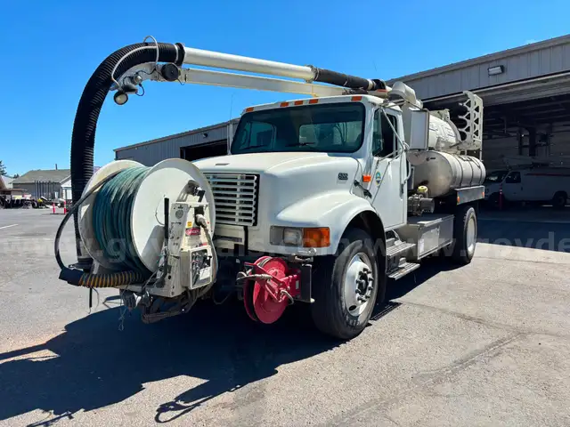 2001 International 4700