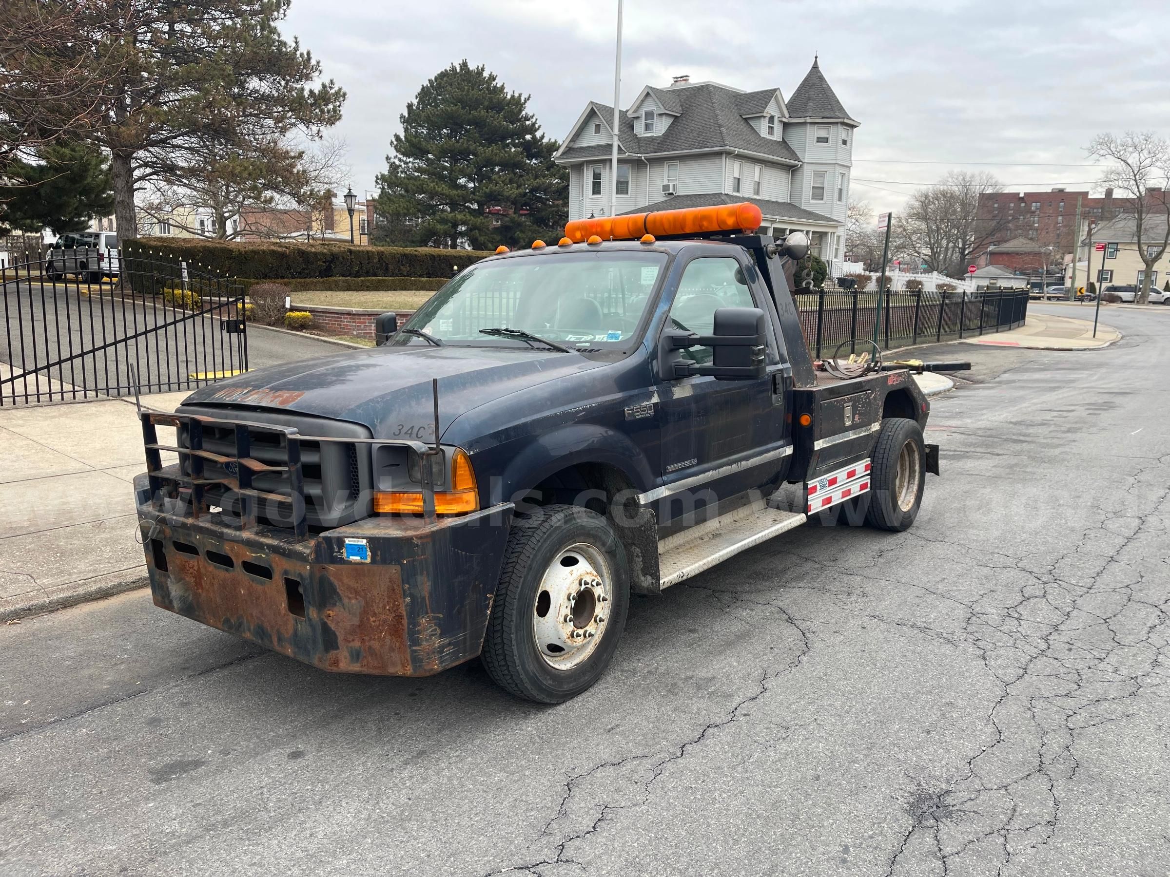 Photo of a 2000 Ford F-550