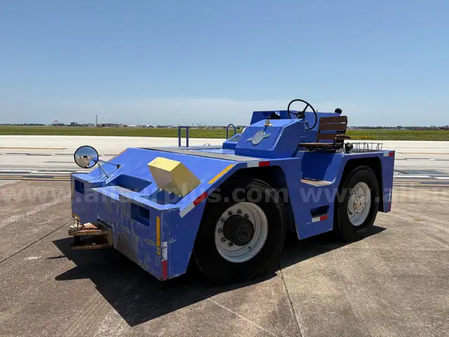 2003 TUG MC22-13 Aircraft Tow Tractor