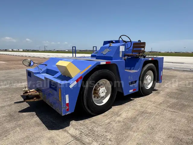 2003 TUG MC22-13 Aircraft Tow Tractor
