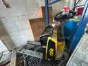 2016 YALE WALKIE Forklift