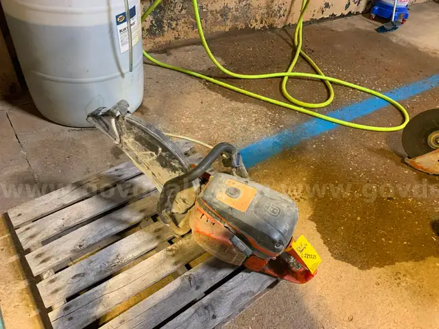 HusQvarna 14&#x22; Concrete Pipe Saw