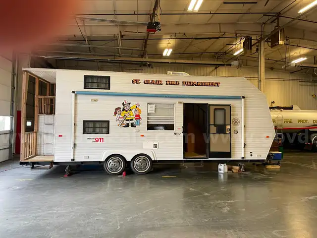 Kids safety trailer