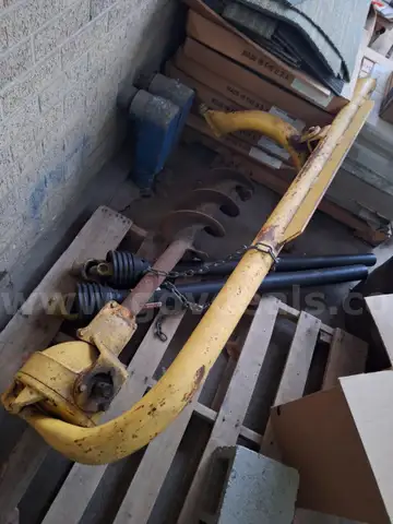 Auger for 3-point hitch on a tractor