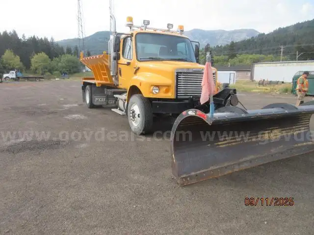 2007 Freightliner M2 106 Plow Truck - 6.4L L6  Mercedes-Benz MBE 900 Diesel Engine