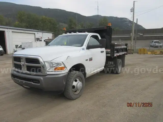 2011 Dodge Ram 3500 Flat Deck Dump Truck - 5.7L V8 Engine