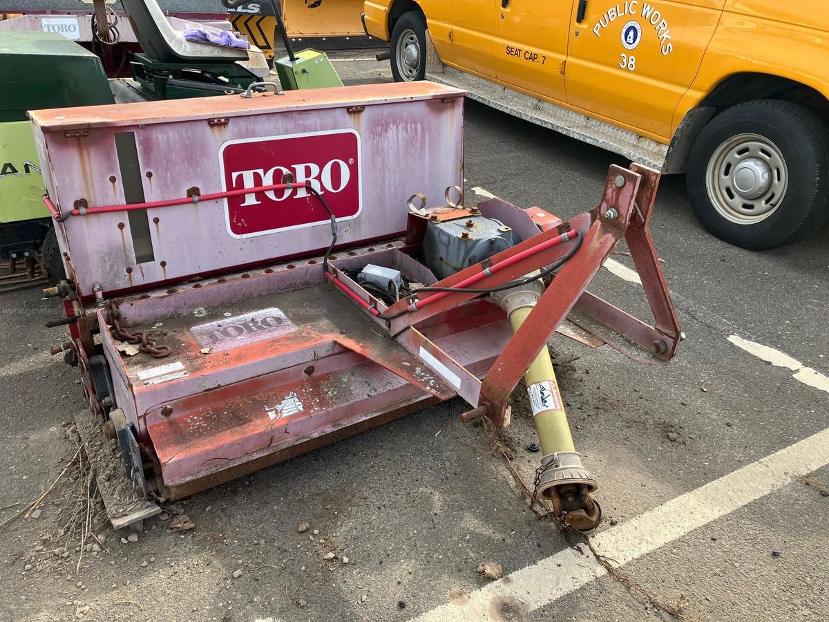 TORO AEROTHATCH 83 | AllSurplus